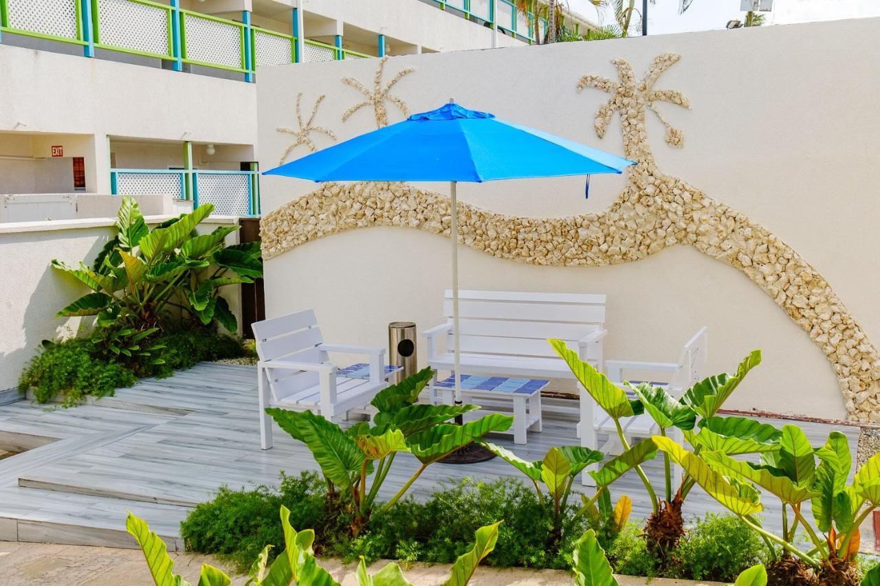 Blue Horizon Hotel Rockley ภายนอก รูปภาพ