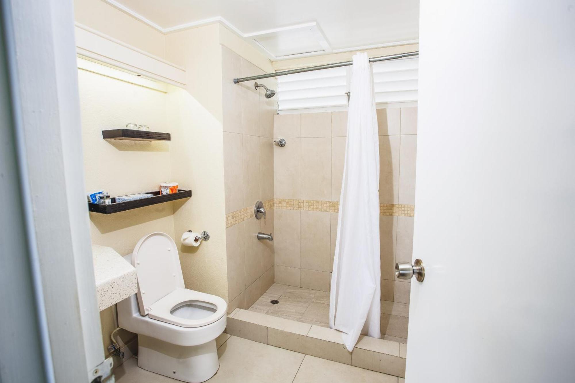 Blue Horizon Hotel Rockley ภายนอก รูปภาพ