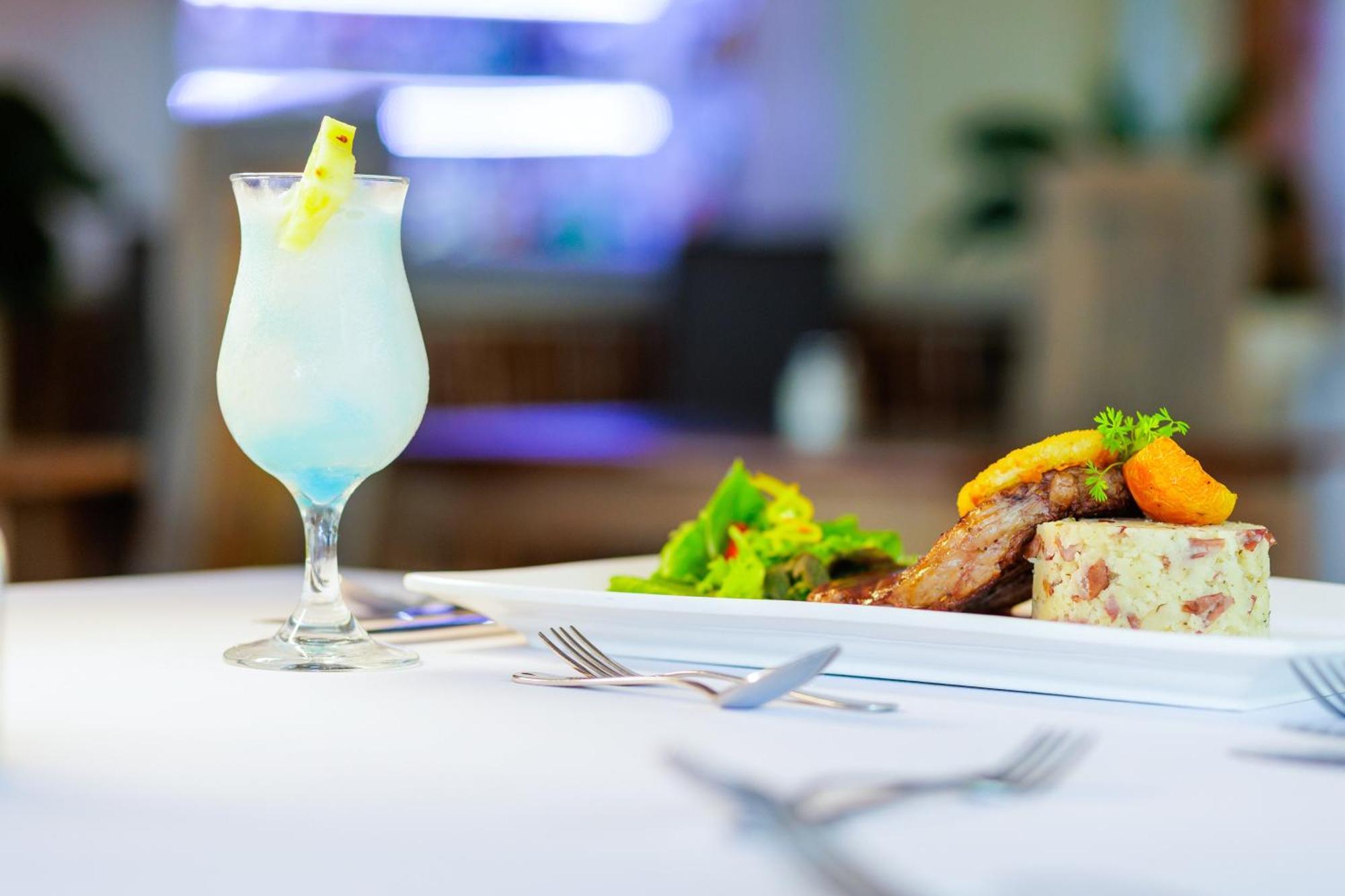 Blue Horizon Hotel Rockley ภายนอก รูปภาพ